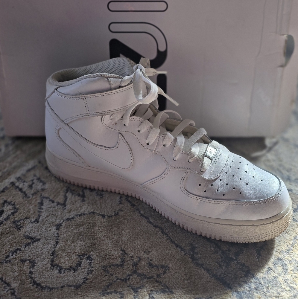 Nike Air Force 1
